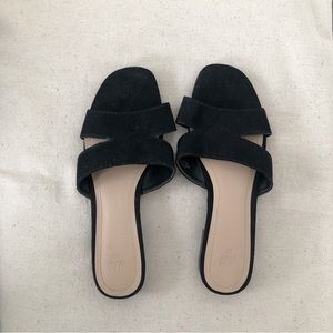 Black crisscross sandals sz 6